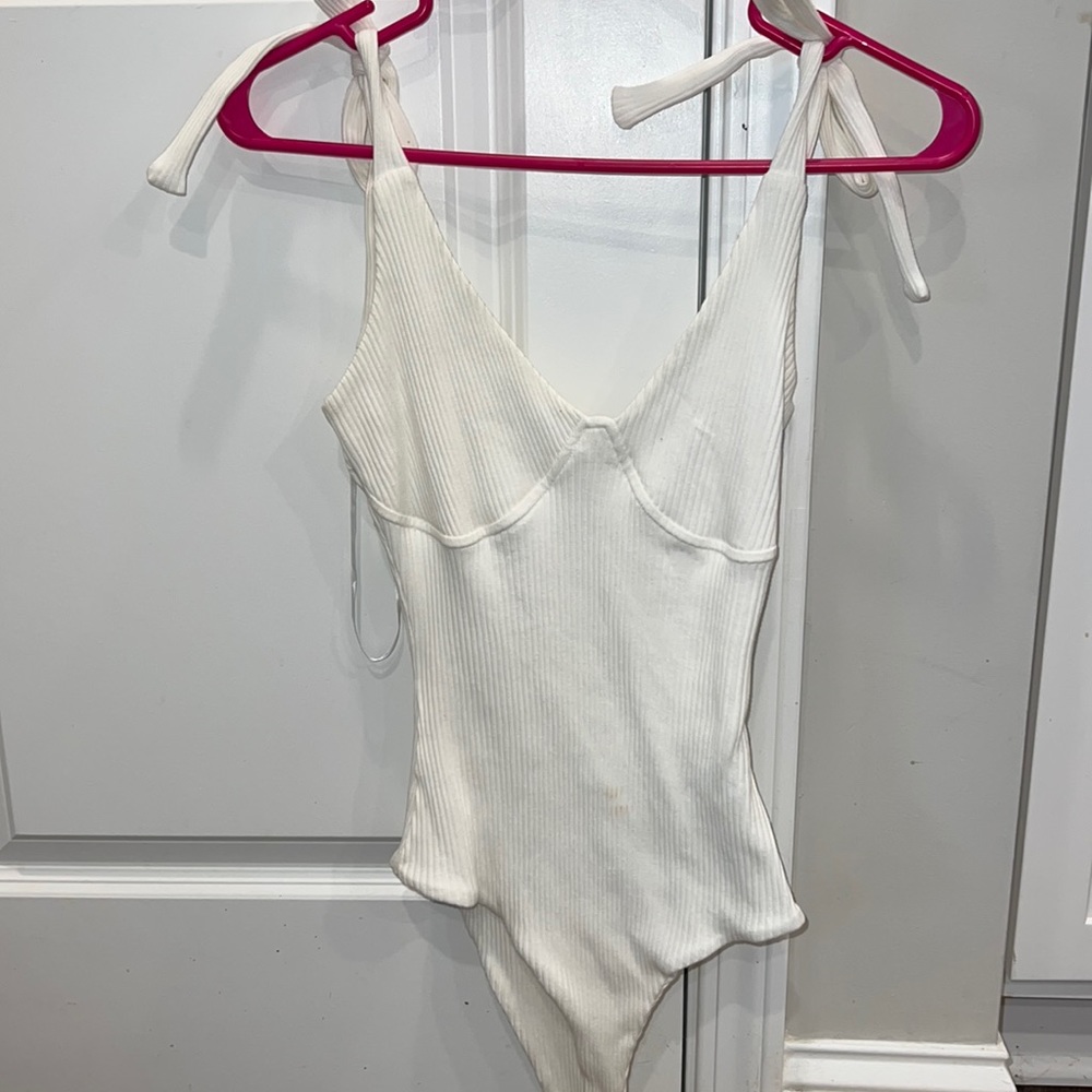 Princess Polly bow body suit size 6